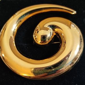 Vintage duo, signed Monet Swirl brooch w/t Monet  gold tone domed clip on's